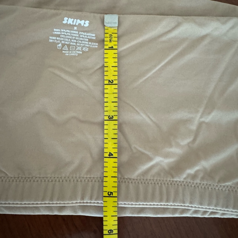 NWOT SKIMS Strapless Bandeau Top - Picture 5 of 5